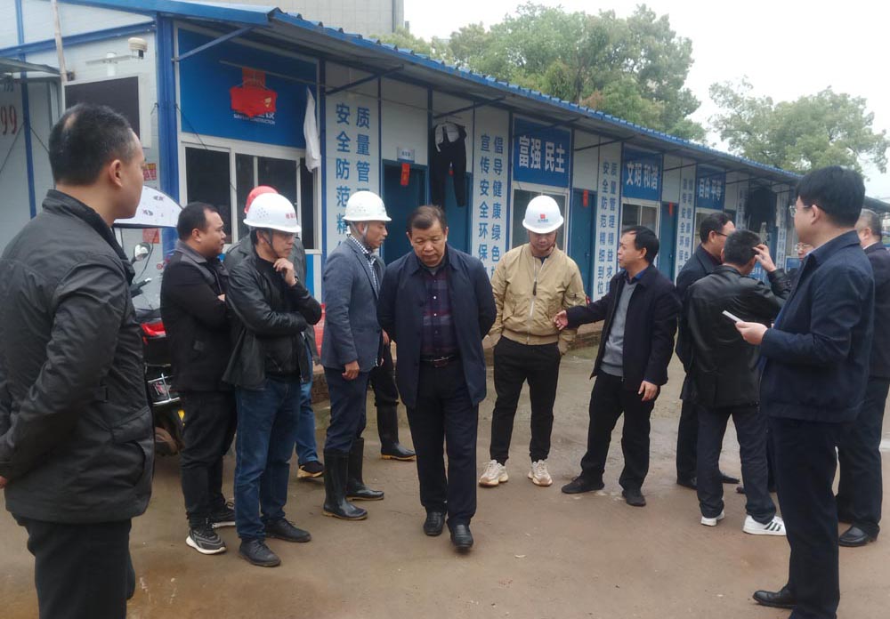 衡阳市人民政府副市长龚学余一行莅临我校检查指导工作