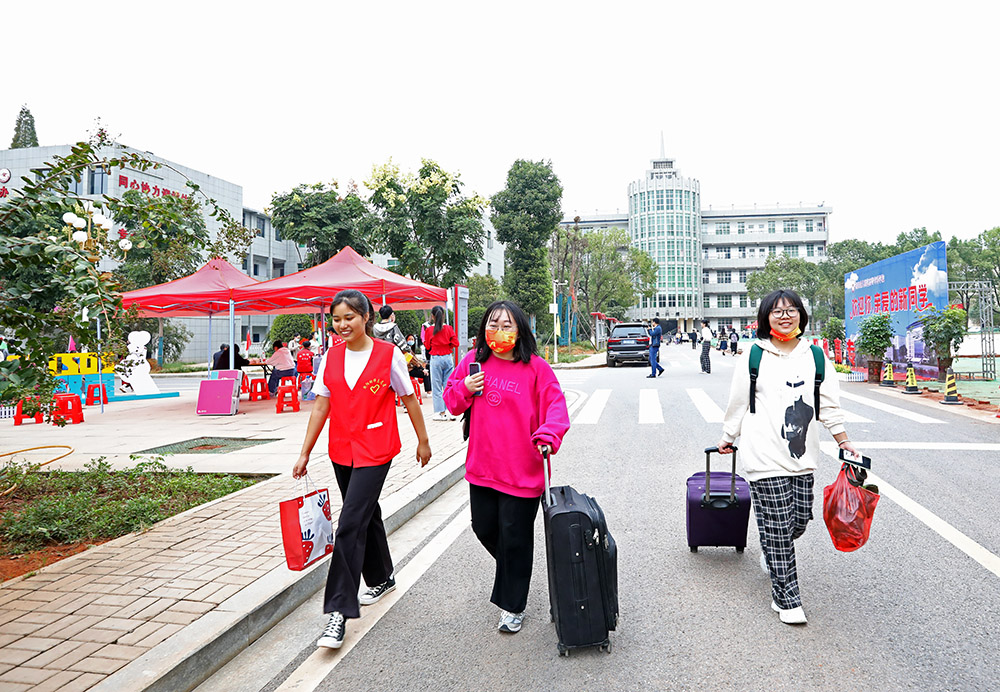 金秋十月,温情迎新——衡阳幼高专喜迎2021级高招大专新生 金秋十月,温情迎新——衡阳幼高专喜迎2021级高招大专新生