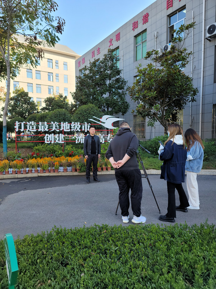 买球赛的app官网接受湖南广电公共频道消费扶贫大赛采访 买球赛的app官网接受湖南广电公共频道消费扶贫大赛采访