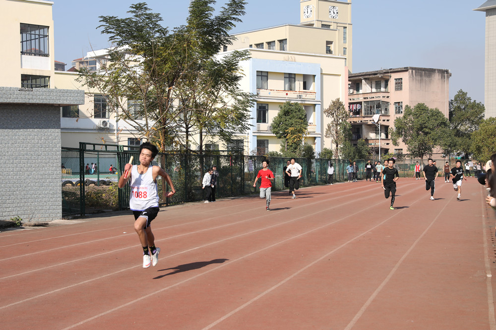 衡阳幼高专举办第二届田径运动会 衡阳幼高专举办第二届田径运动会