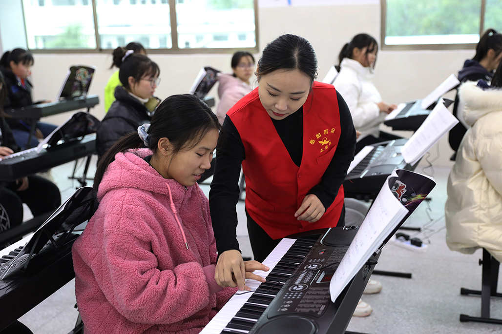 买球赛的app官网积极开展“百千万‘艺术童伴’——留守儿童关爱工程”支教帮扶活动